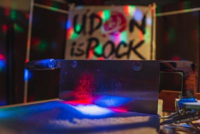 The only experience in the world that cuts udon into ROCK with a  The only experience in the world that cuts udon into ROCK with a