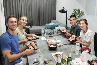 Experience how to make delicious sushi Experience how to make delicious sushi