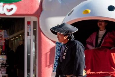 Tokyo Asakusa HELLO KITTY Rickshaw Tour