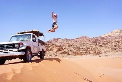 Jeep Tour with Professional Guide in Wadi Rum (2 hours)