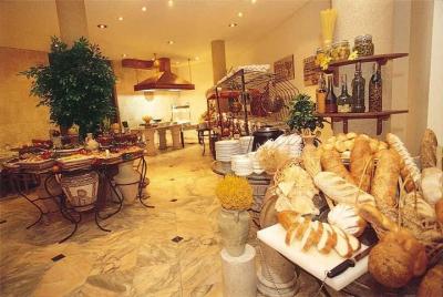 Cave Bar Private Special Dinner from Petra Cave Bar Private Special Dinner from Petra