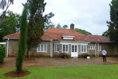 Half Day Karen Blixen museum, Baby Elephant and Giraffe Center