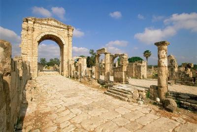 Full-Day Private Tour to Sidon, Tyre and Maghdouche Full-Day Private Tour to Sidon, Tyre and Maghdouche