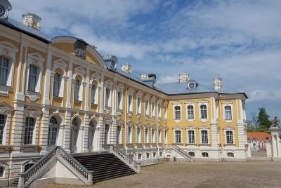 Vilnius to Riga Day Trip: The Hill of Crosses, Rundale Palace and Vilnius to Riga Day Trip: The Hill of Crosses, Rundale Palace and