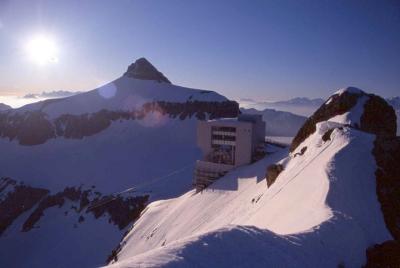 Riviera Col du Pillon & Glacier 3000: High Level Experience Swiss Riviera Col du Pillon & Glacier 3000: High Level Experience Swiss