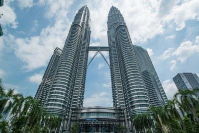 Skip The Line Petronas Twin Towers Admission Ticket with Free Cit