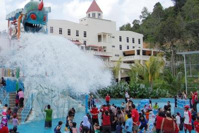 Full Day Bukit Gambang Theme Park Tour Full Day Bukit Gambang Theme Park Tour