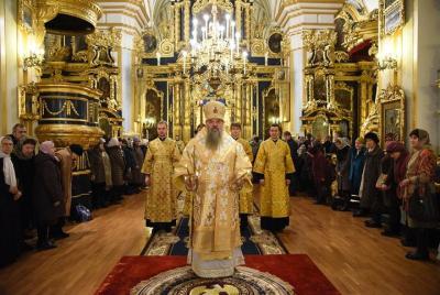 Coffee & Religions. Three cathedrals for francophones.