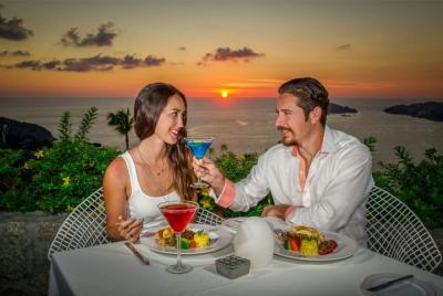 Divers Show and Luxury Dinner in Acapulco