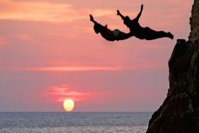 Cliff Diver Show and Dinner in Acapulco