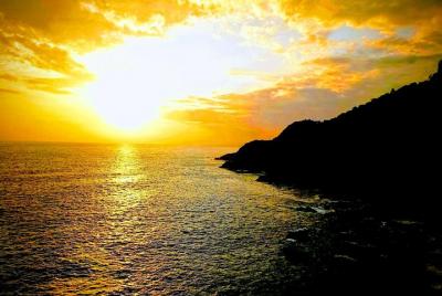 Sunset, Romantic Dinner And Cliff Divers Show Sunset, Romantic Dinner And Cliff Divers Show