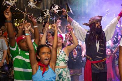 The Best Pirate Night, Dinner Show at Cancún for the best price. 