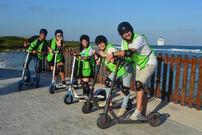 E-scooter Tour & bar stops, + beach Day free pick up!