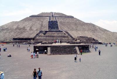 Small Group: Teotihuacan Piramids and Shrine of Guadalupe without