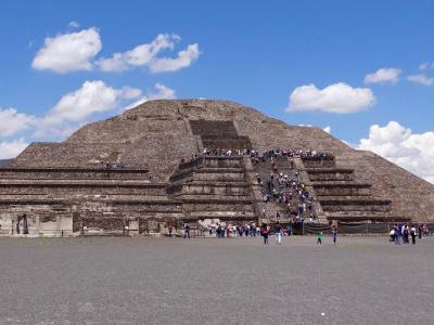 2-Day Guadalupe Shrine, Teotihuacan Pyramids and Xochimilco 2-Day Guadalupe Shrine, Teotihuacan Pyramids and Xochimilco