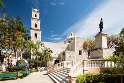 Shore Excursion: Small Group Merida Shopping & City Tour