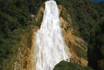 Tour to the Chiflón Waterfalls and Montebello Lagoons