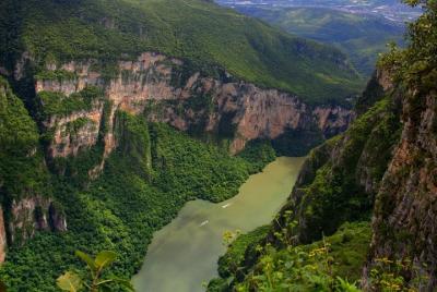 Full-Day Tour to Sumidero Canyon, Chiapa de Corzo with Pickup Full-Day Tour to Sumidero Canyon, Chiapa de Corzo with Pickup