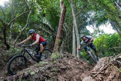 SINGLETRACK MOUNTAIN BIKE - Guided through the jungle SINGLETRACK MOUNTAIN BIKE - Guided through the jungle