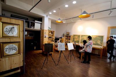 Ancient Fine Arts with Honored Masters - UB City Experience Ancient Fine Arts with Honored Masters - UB City Experience