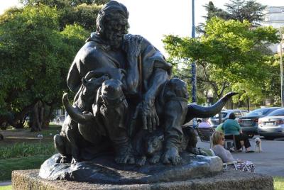 Walking Tour Parque Rodo: Idiosyncrasy and art of Uruguay Walking Tour Parque Rodo: Idiosyncrasy and art of Uruguay