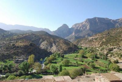 A day trip from FEZ through the splendid landscapes of the MIDDLE ATLAS A day trip from FEZ through the splendid landscapes of the MIDDLE ATLAS