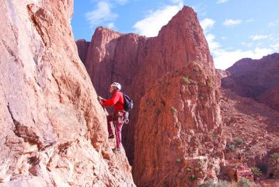 1 day rock climbing in Todra Gorge - Aventures Verticales Maroc