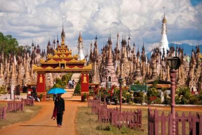 Private Guided Full Day Kakku pagoda complex and Local Wine Tasting with pickup