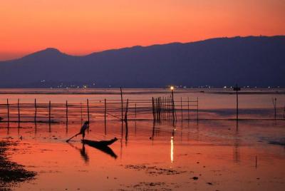 Sunset on Inle Lake Private Cruise Sunset on Inle Lake Private Cruise