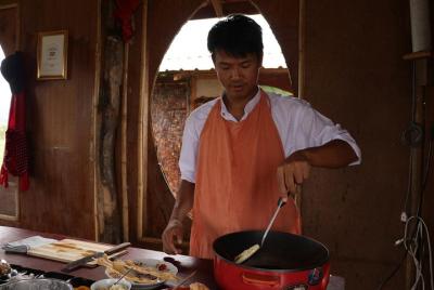 Local Market Tour and Private Cooking Class and Meal In the Middle of Inle Lake