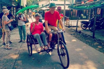 Morning Eat, Walk & Ride Tour Morning Eat, Walk & Ride Tour