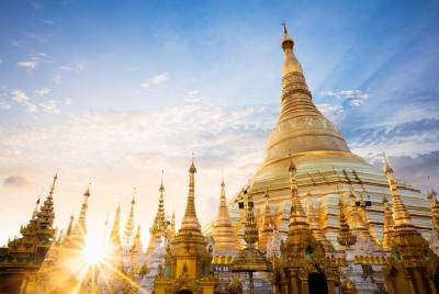 Half-Day Spiritual Shwedagon Pagoda Join in Tour in Yangon Half-Day Spiritual Shwedagon Pagoda Join in Tour in Yangon