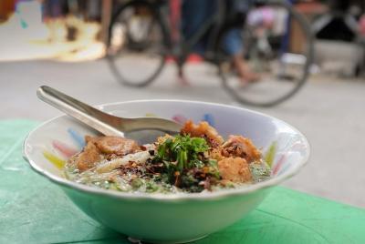 Join a Local for a Yangon Breakfast and Market Tour Join a Local for a Yangon Breakfast and Market Tour