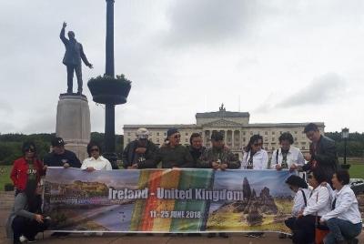 Cruise Ship pickup and Iconic Black Taxi for Belfast City and Murals Cruise Ship pickup and Iconic Black Taxi for Belfast City and Murals