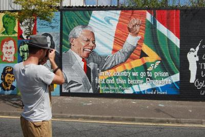  Black Cab Tour mural & political 2 hours 