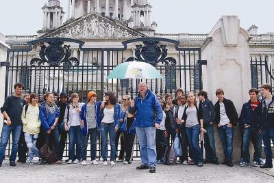 Belfast Troubles Tour: Walls and Bridges