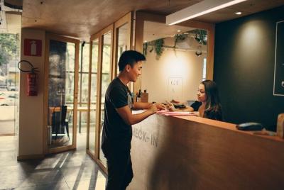 Private Belfast Departure transfer-Belfast Hotel to Belfast Int A Private Belfast Departure transfer-Belfast Hotel to Belfast Int A