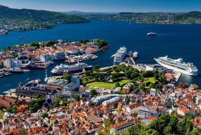 Bergen city overview private walking tour