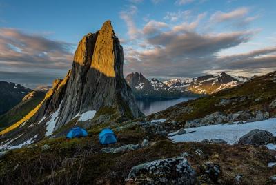 Midnight fjords tour with barbecue on the beach