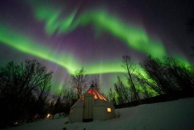 Crystal Lavvo, snowmobile & Aurora