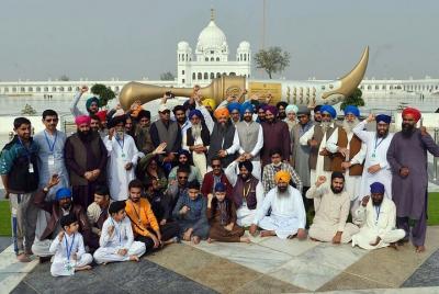 From Lahore: Kartarpur - Gurdwara Darbar Sahib Guided Day Trip From Lahore: Kartarpur - Gurdwara Darbar Sahib Guided Day Trip