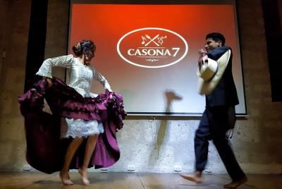 Skip the Line: Dinner and Typical Dances Show Ticket