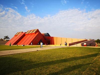 Daily excursion to Sipán (museum and archeological site) we start Daily excursion to Sipán (museum and archeological site) we start
