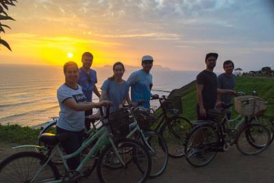 Lima Bike Tour Miraflores - Barranco + Huaca Pucllana! Lima Bike Tour Miraflores - Barranco + Huaca Pucllana!