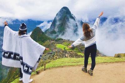 Machu Picchu Guided Tour from Aguas Calientes Machu Picchu Guided Tour from Aguas Calientes