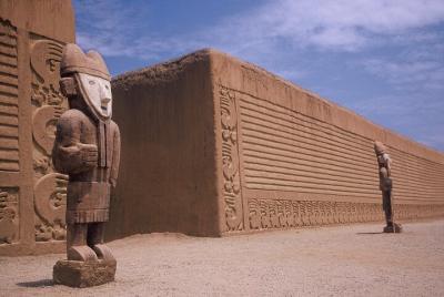 Tour to Dragón Temple, Chan Chan archaeological site and Huanchac