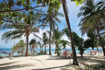 Private Island Boat Cruise and Lunch from Cebu City Private Island Boat Cruise and Lunch from Cebu City