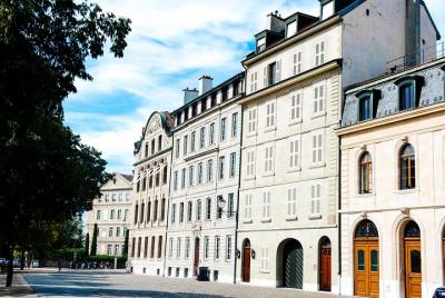 Private Walking Tour of Geneva for groups (max 30 pax) with an of Private Walking Tour of Geneva for groups (max 30 pax) with an of