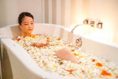 Flower bath course 120 minutes Flower bath course 120 minutes