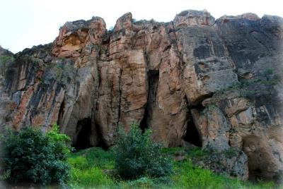 Private tour to Khor Virap, Noravank, ancient Birds-Cave, Hin Are